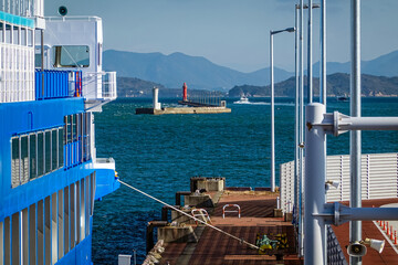 高松港一文字防波堤を望む港の風景（香川県高松市）