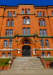 Obraz premium Historisches Backsteingebäude in der Altstadt