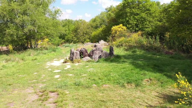 Foret de Broc&eacute;liande, l'hotie de Viviane, le tombeau des druides au val sans retour