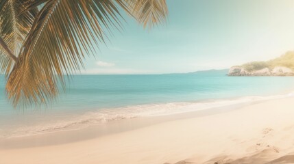Fototapeta na wymiar 金色の砂とヤシの葉がぼやけた楽園のようなビーチの美しいワイドパノラマ。夏のバナーGenerativeAI