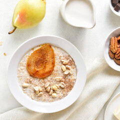 Oat porridge with caramelized pear and peanut