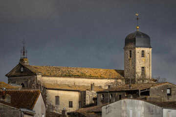 Fototapeta na wymiar Église de Saint Symphorien à Castillon la bataille - Gironde