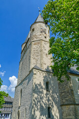 Zwei T&uuml;rme einer historischen Kirche in Goslar