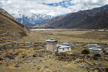 Dzong et vallée de Chozo, Lunana Gewog, dix-septième jour du Snowman Trek, Bhoutan