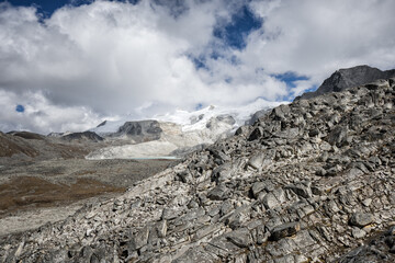 Montagnes depuis le col de Loju La, 5145 mètres d’altitude, dix-neuvième jour du Snowman Trek, Bhoutan