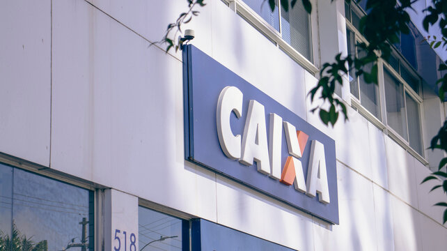 Fachada de uma ag&ecirc;ncia banc&aacute;ria da caixa. Foto feita em Mogi das Cruzes, SP, Brasil em 10 de Setembro de 2023