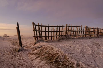 Crédence de cuisine Paysages A Clent Hills Worcestershire winter scene with cold wooden fence  © UAV4