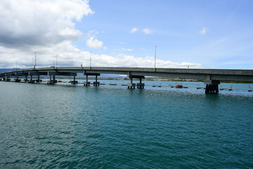 Obraz premium Bridge Across Bay