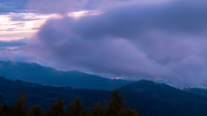 Obraz premium chartreuse valley by night