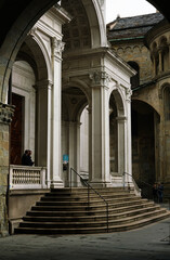 Fototapeta na wymiar italian architecture 