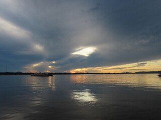 Obraz premium sunset over the sea