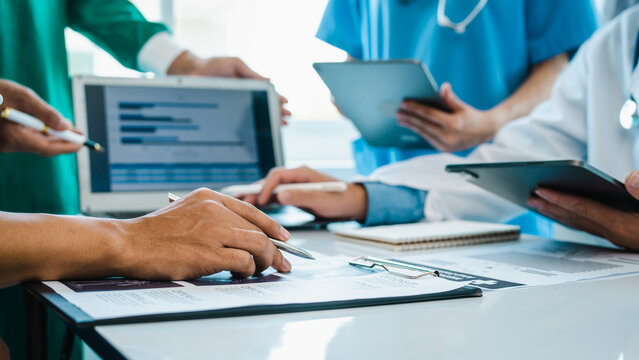 Meeting team of doctor and medical staff at hospital, Consultation about the treatment of heart disease, pneumonia, gastrointestinal and stomach diseases. and osteoporosis - Powered by Adobe