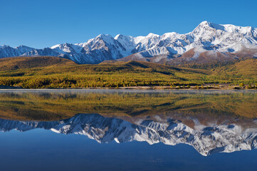 Fototapeta na wymiar Altai lake Dzhangyskol on mountain plateau Eshtykel. Altai, Siberia, Russia