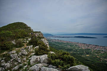 Fototapeta na wymiar Scenic view of mountain on Croatian coast with city of Split in background