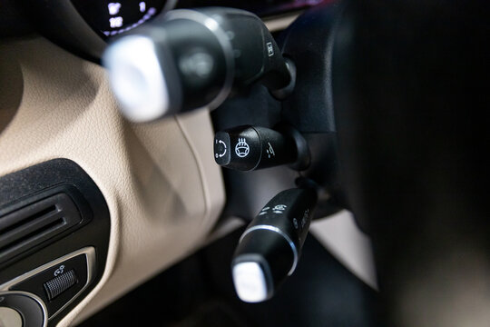 electronic steering wheel adjustment car Mercedes GLC 