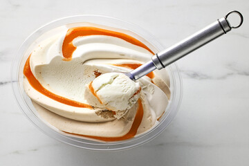vanilla and caramel ice cream