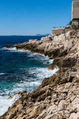 Fototapeta na wymiar Côte rocheuse autour du Cap de Nice
