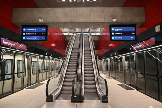 Escalator de la station de métro Nordhavn de Copenhague