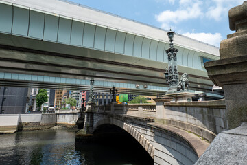 Naklejka premium 初夏の青空と日本橋の風景