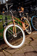 Fototapeta na wymiar orange bike in Amsterdam 