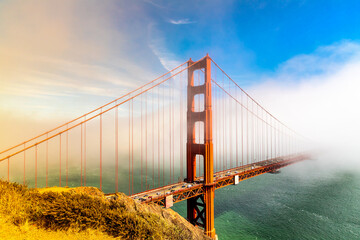 Golden Gate Bridge in San Francisco - obrazy, fototapety, plakaty