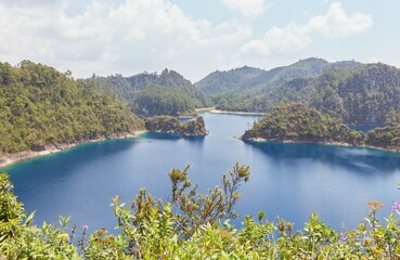 Fototapeta na wymiar The stunning deep blue lakes of Montebello Lakes National Park in Chiapas, Mexico