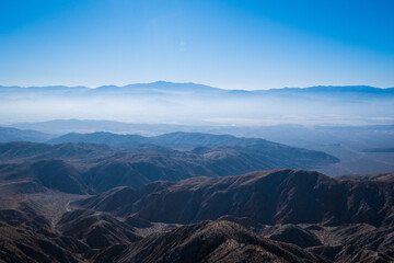Obraz premium desert mountains and clouds in California