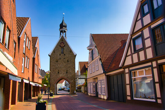 Stadttor von Quakenbr&uuml;ck. Aufnahme im Fr&uuml;hling
