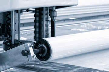 Cold cutting system, bottom seal bag and calendar bag making machines with slit-seal unit. Moving roller with flat polyethylene transparent film