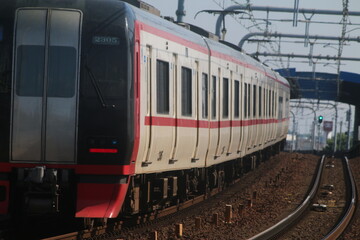 Obraz na płótnie Canvas 晴れた日の名古屋の鉄道風景
