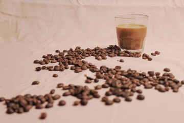 isolated, brown, roasted, beans, closeup, background, flat lay, top of view, backdrop, space, brew, morning, aromatic, natural, roast, pastel, drip, enjoyment, cut out, idea, shadow, shiny, cafe, arab