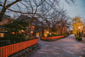 Gion,The district was built to accommodate the needs of travellers and visitors to the shrine.It...