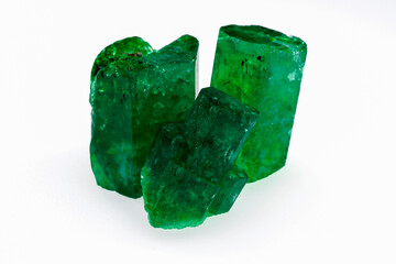 esmeraldas gigantes cristales gemas piedras preciosas emerald gemstone wtih colors stone and gem...