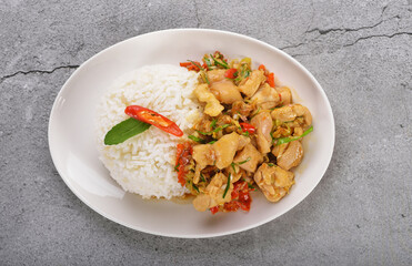 Stir Fried Chicken with Lemongrass