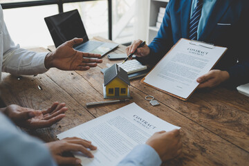 Agents, insurance brokers, consultants, give advice and explain in the contract. Documenting legal...
