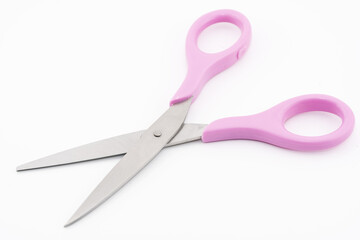 ピンクのハサミ