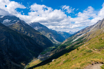 Fototapeta na wymiar Zermatt Switzerland, green car-free city