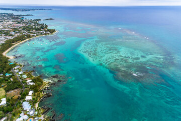 Fototapeta na wymiar Aerial view of the underwater coral reef island in Mauritius.