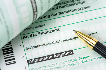   Steuererklärung auf Formular für Finanzamt