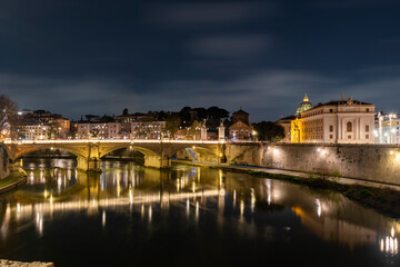 Obraz premium Puente al Vaticano de nohe