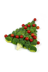 Albero di natale vegetale con broccoli e pomodorini