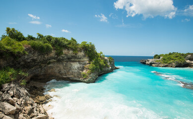 Obraz premium Blue bay lagoon near Bali in Indonesia, Nusa Penida..