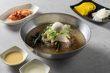 Buckwheat soba, mail, mail makguksu, buckwheat crepe, big dumpling,