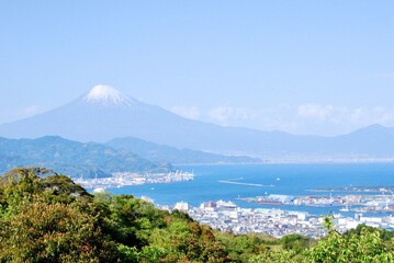 快晴の富士山と三保半島