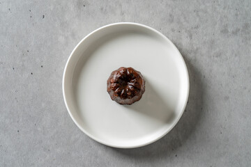 latte, ice, americano, lemon, ade, raspberry, lemon, fizz, canule, chocolate, canule,in salt, caramel, and financier