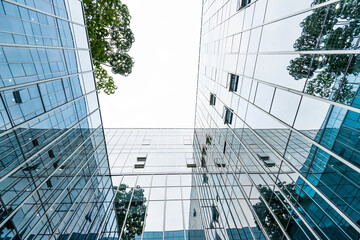 Obraz na płótnie Canvas Low angle view of modern office building exterior