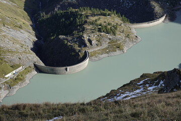 Stausee Margaritze am Fuß der Pasterze und des Großglockners	