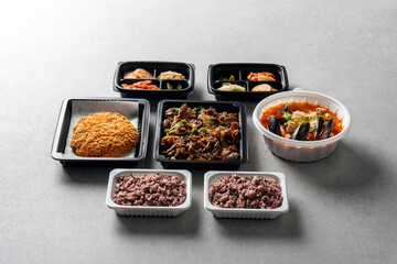 Stir-fried pork, fried pork, pork cutlet, spicy, stir-fried, lettuce, ssam Korean food,