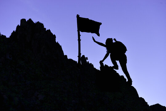 the success of the zealous leader mountaineer to reach the summit