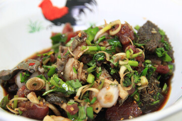 Raw food, raw meat is a type of local food mixed with curry paste bodily punishment